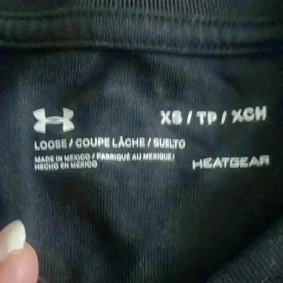 Under Armour Shirt - Picture 4 of 4